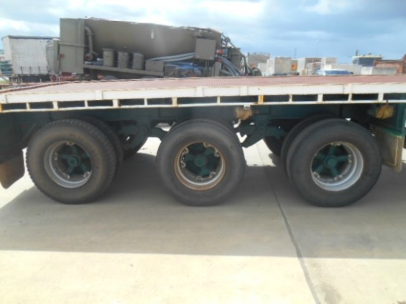 1983 Haulmark Flat top Semi Trailer
