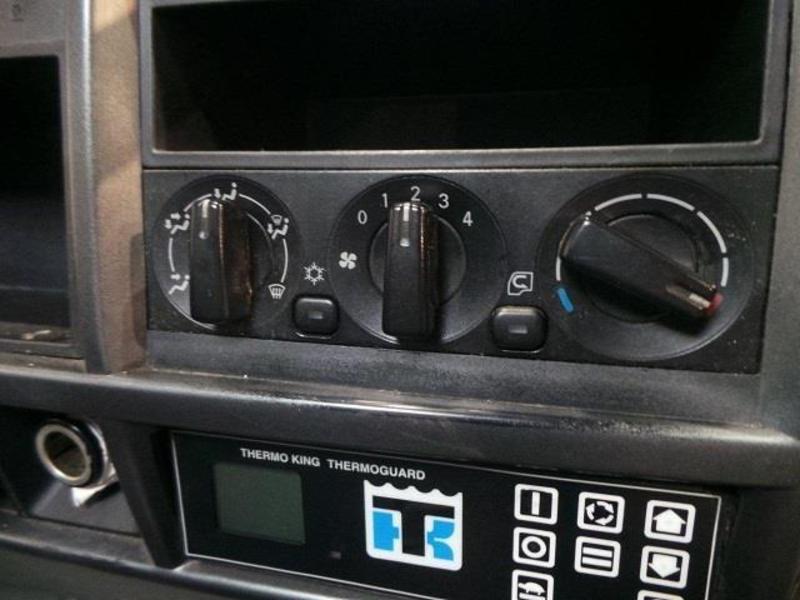 2004 MITSUBISHI FIGHTER FRIDGE TRUCK