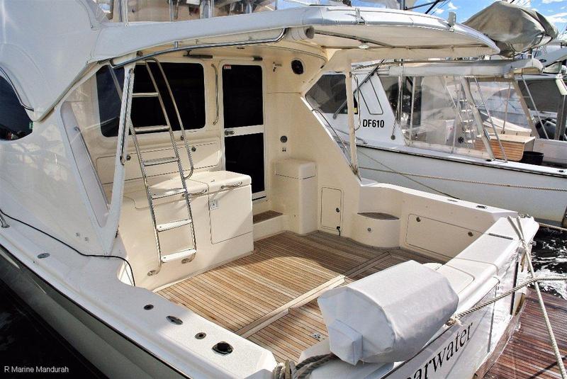 Riviera 42 Flybridge *** OUTSTANDING CONDITION ***$459,000***