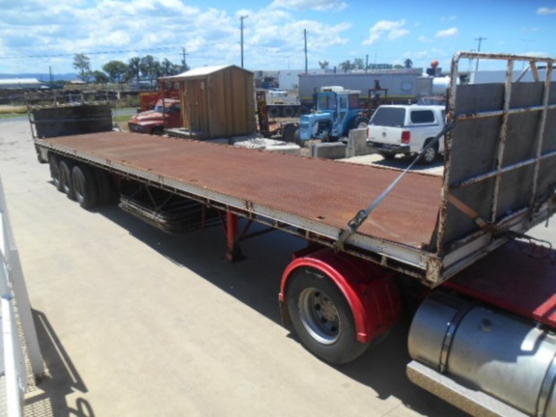 1985 Fruehauf Flat top Semi Trailer