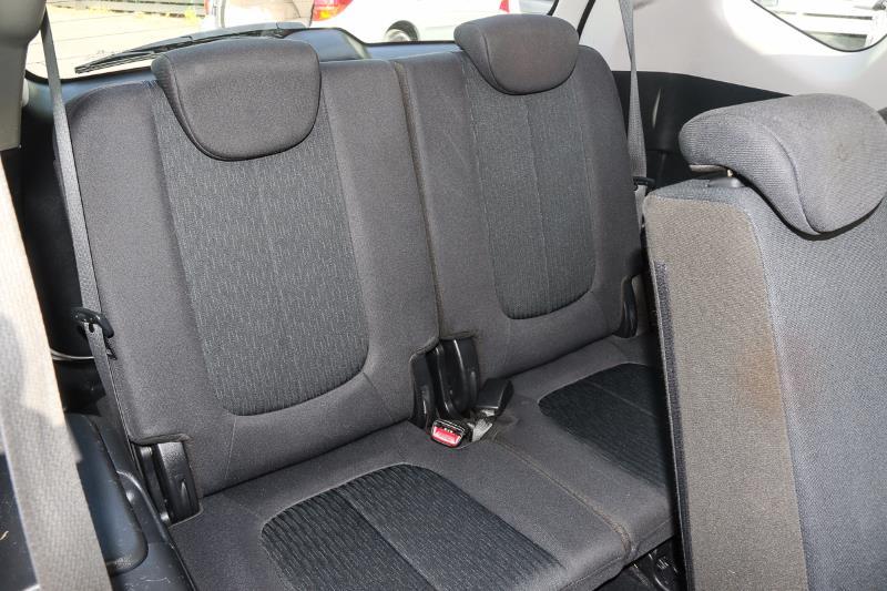 2008 KIA RONDO UN