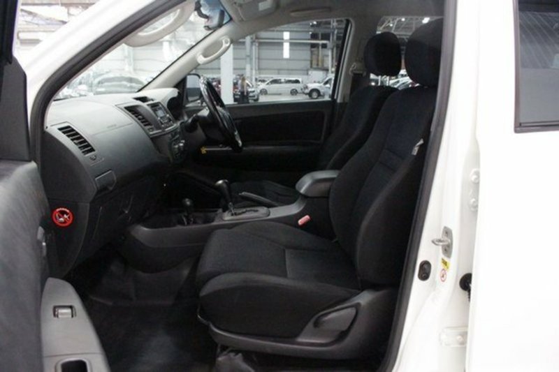 2014 TOYOTA HILUX SR (4x4) KUN26R MY14