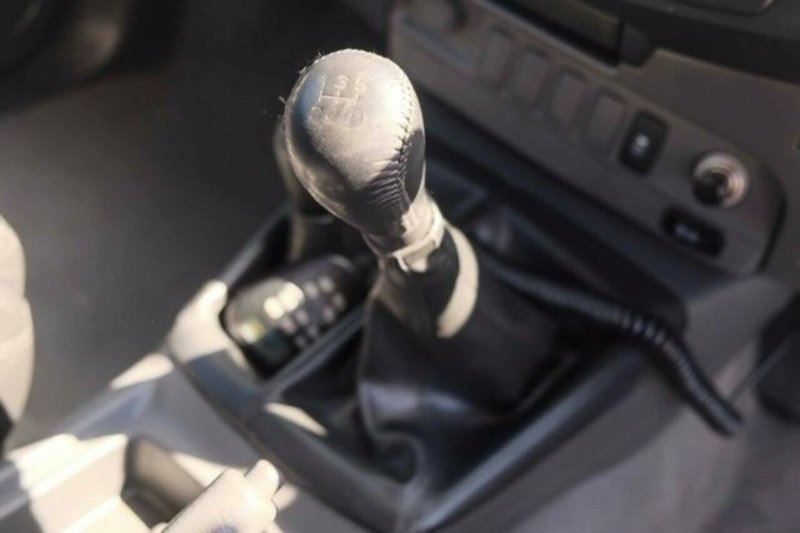 2012 TOYOTA HILUX SR5 (4x4) KUN26R MY12