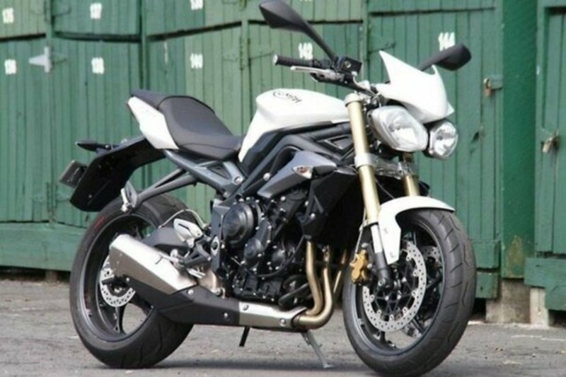 2015 TRIUMPH STREET 660 LAMS