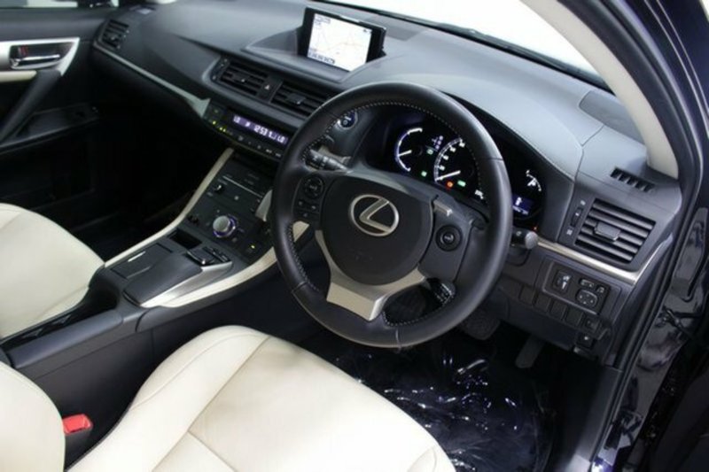 2015 LEXUS CT 200h. HYBRID LUXURY ZWA10R MY15