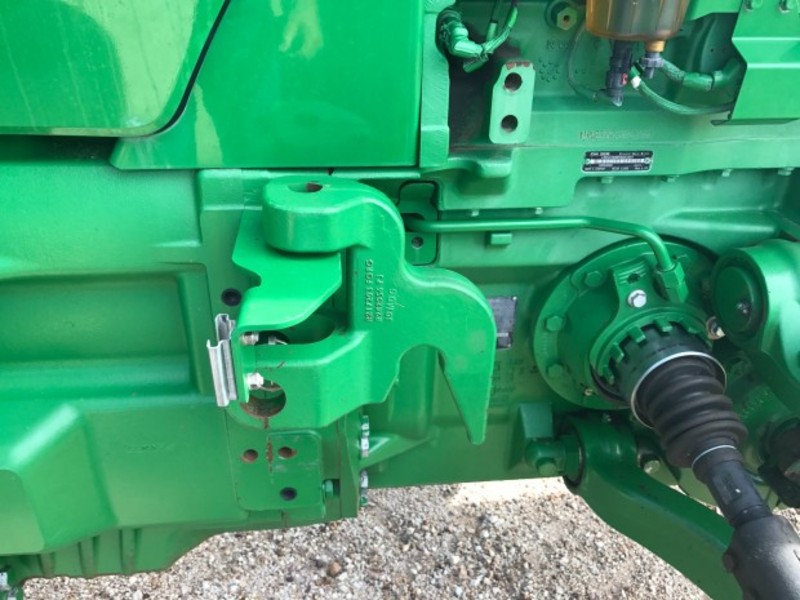 JOHN DEERE 8335R Tractor