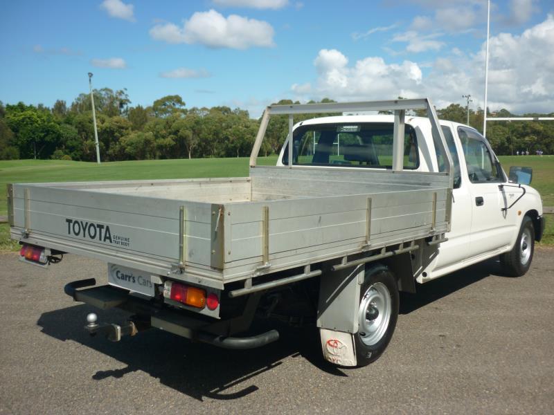 2004 TOYOTA HILUX WORKMATE