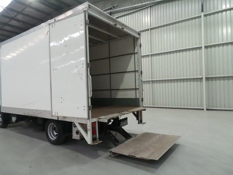 2012 FUSO CANTER 515