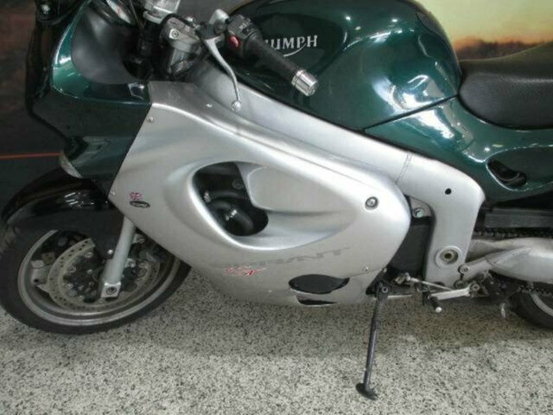 2002 TRIUMPH SPRINT ST (955) Road
