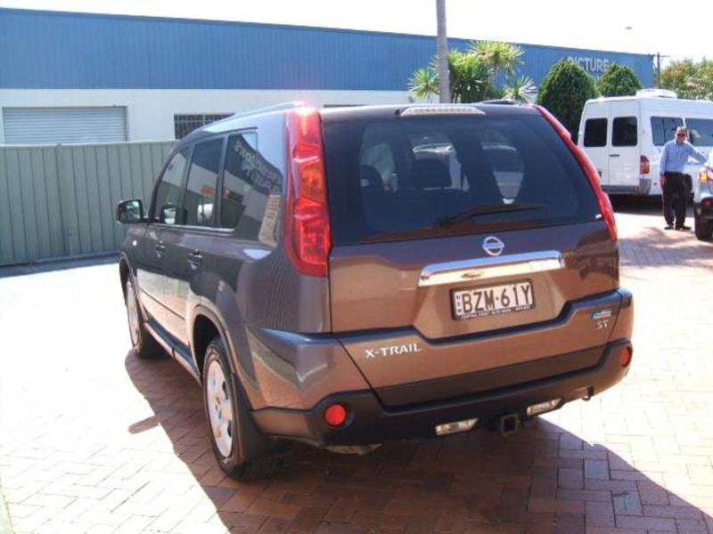2010 NISSAN X-TRAIL