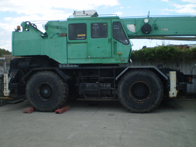KOBELCO ROUGH TERRAIN CRANE