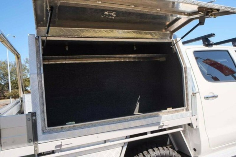 2012 TOYOTA HILUX SR5 (4x4) KUN26R MY12