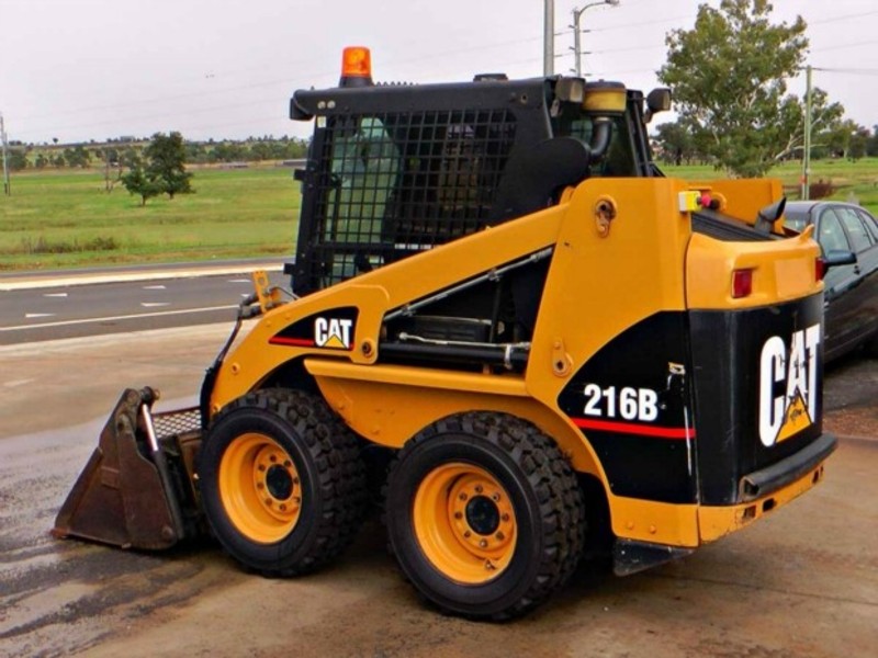 2005 CATERPILLAR 216B 216B Loader