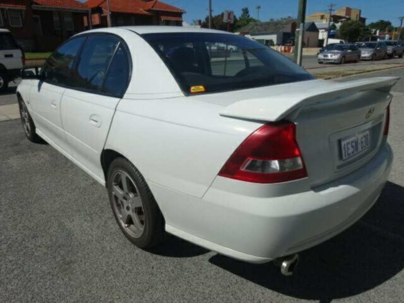 2005 HOLDEN COMMODORE EXECUTIVE VZ
