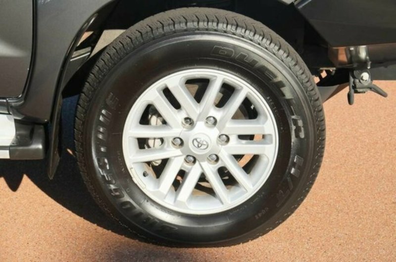2013 TOYOTA HILUX SR5 (4x4) KUN26R MY12