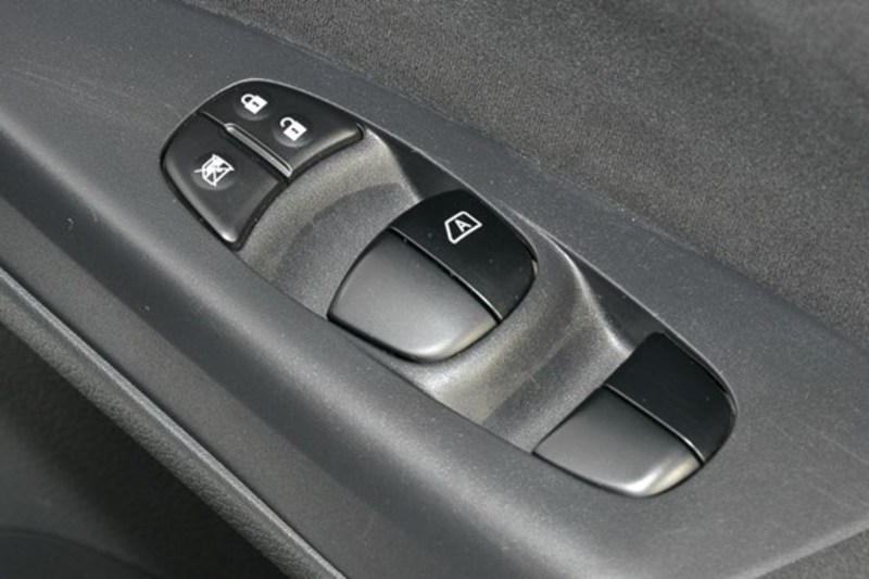 2013 NISSAN PULSAR ST B17