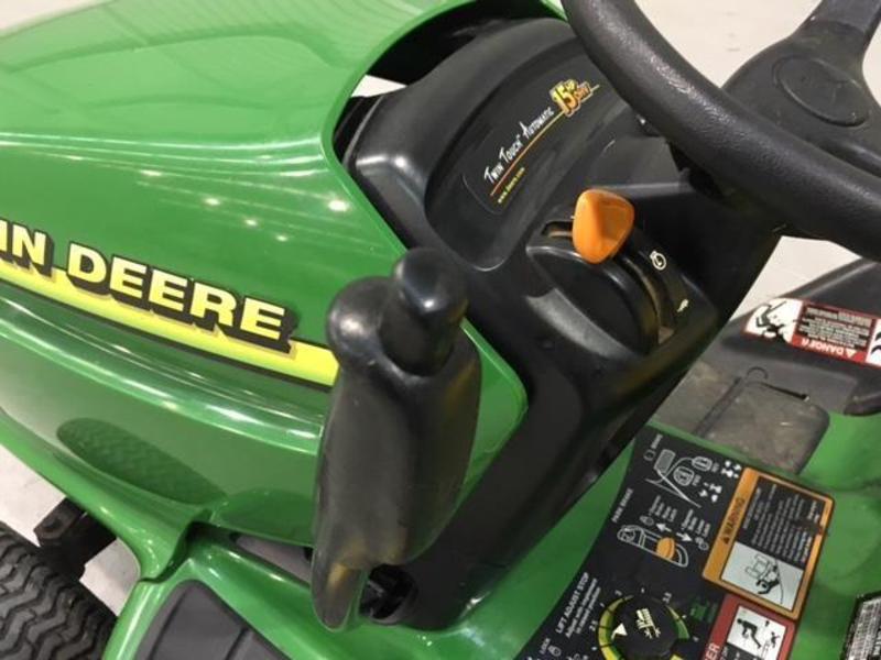 JOHN DEERE LT155 RIDE ON