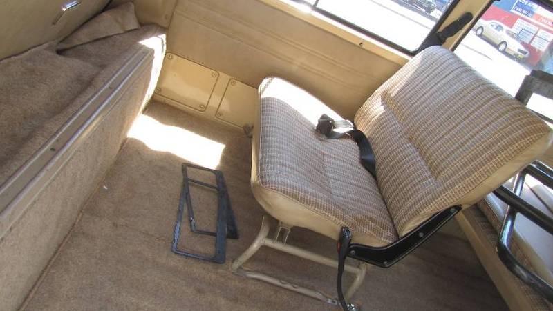 1982 MITSUBISHI L300 EXPRESS SB