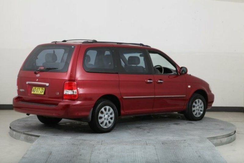 2005 KIA CARNIVAL LS KV11