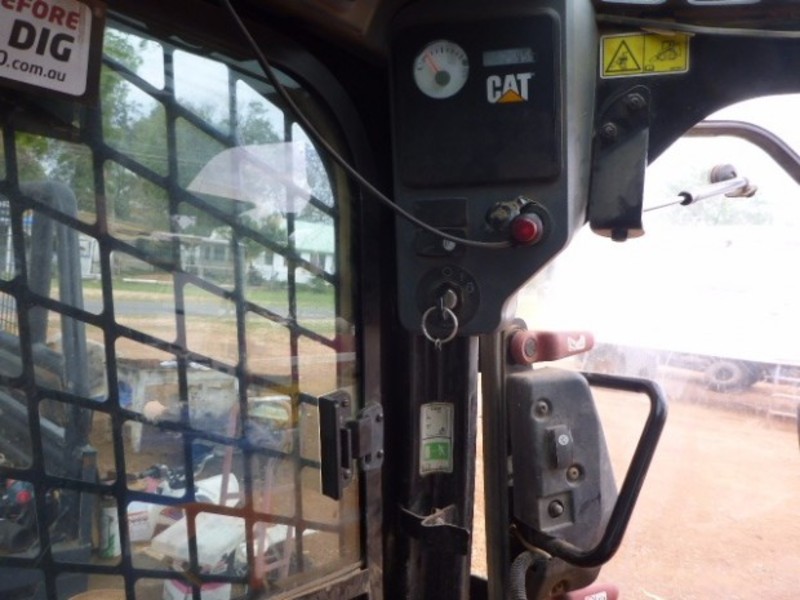 2011 CATERPILLAR 279C Loader