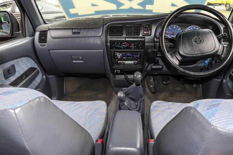 1999 TOYOTA HILUX SR5 LN167R