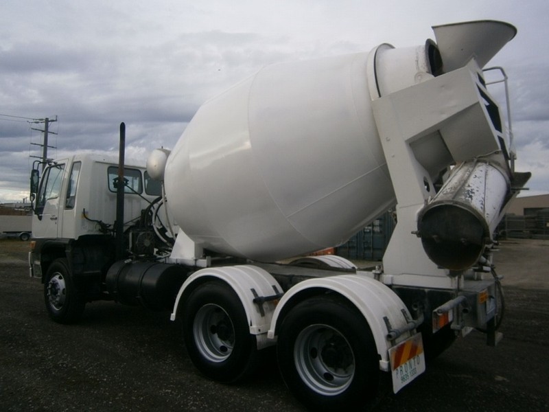 2001 HINO FM Ranger 14 concrete agitator