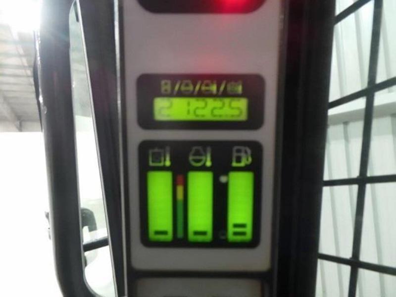 2011 NEW HOLLAND L220 SKID STEER LOADER
