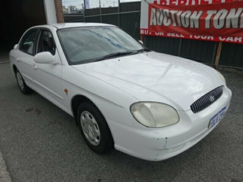 2000 HYUNDAI SONATA EXECUTIVE V6