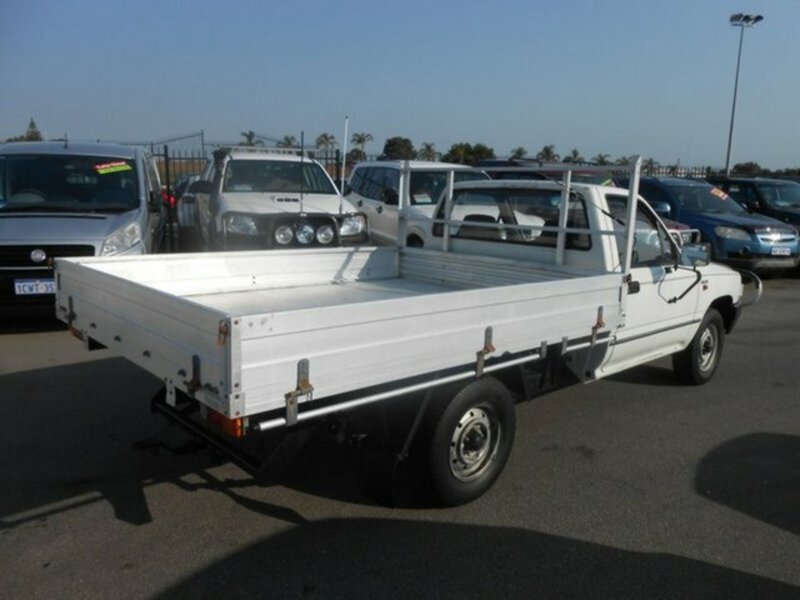 1992 TOYOTA HILUX RN85R