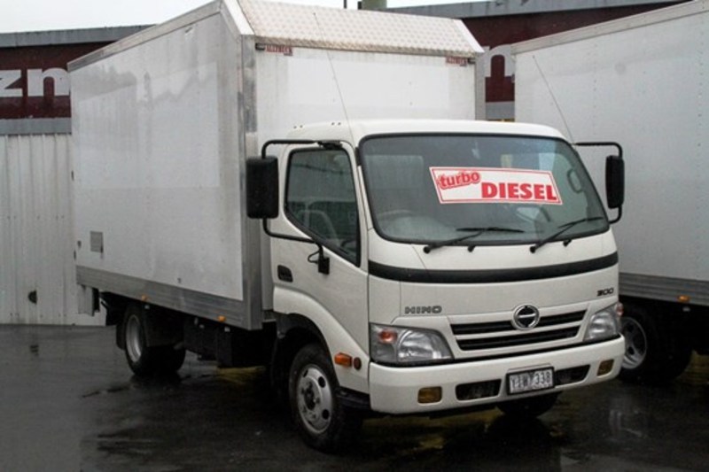 2011 HINO 300 SERIES 616 4X2 AUTO