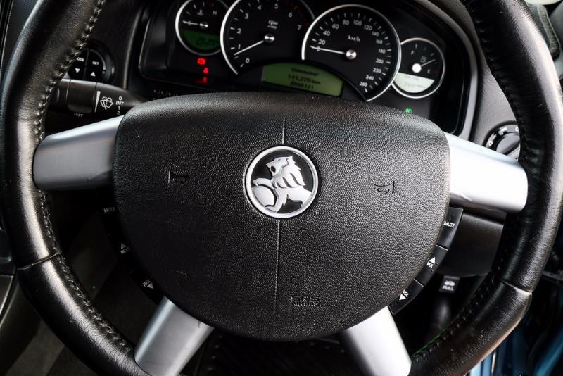 2004 HOLDEN CALAIS VY II