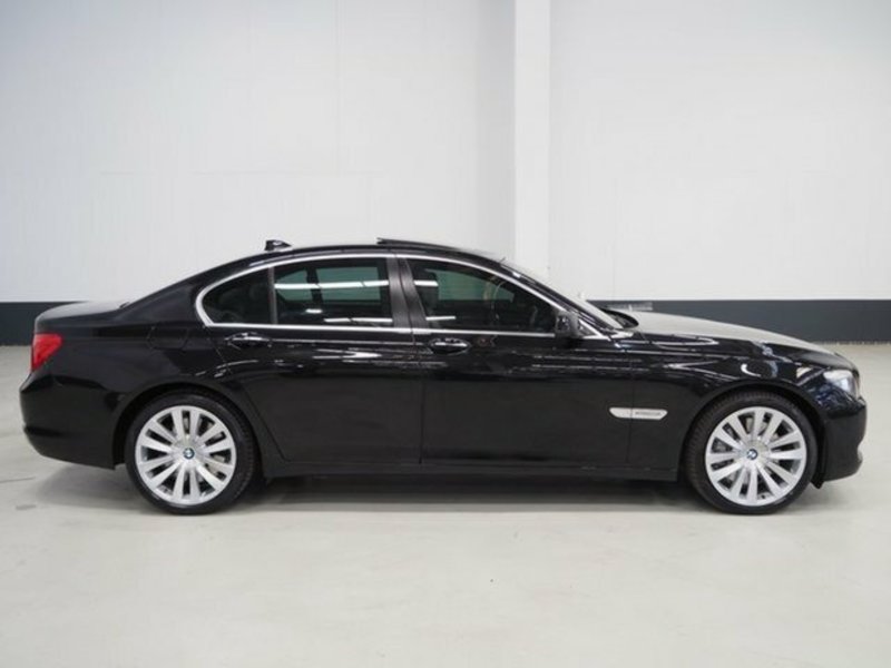 2009 BMW 7 50i F01