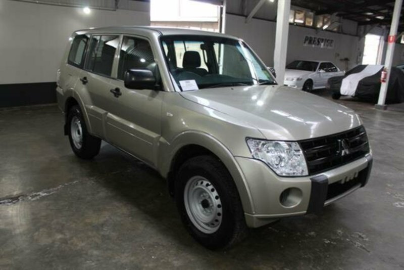 2011 MITSUBISHI PAJERO GL LWB (4x4) NT MY11