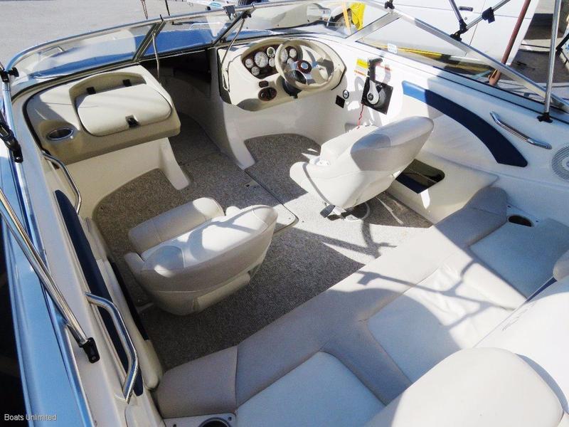 Glastron Gt 185 PLUM BOWRIDER WITH UNDER 80 HOURS OLD!!