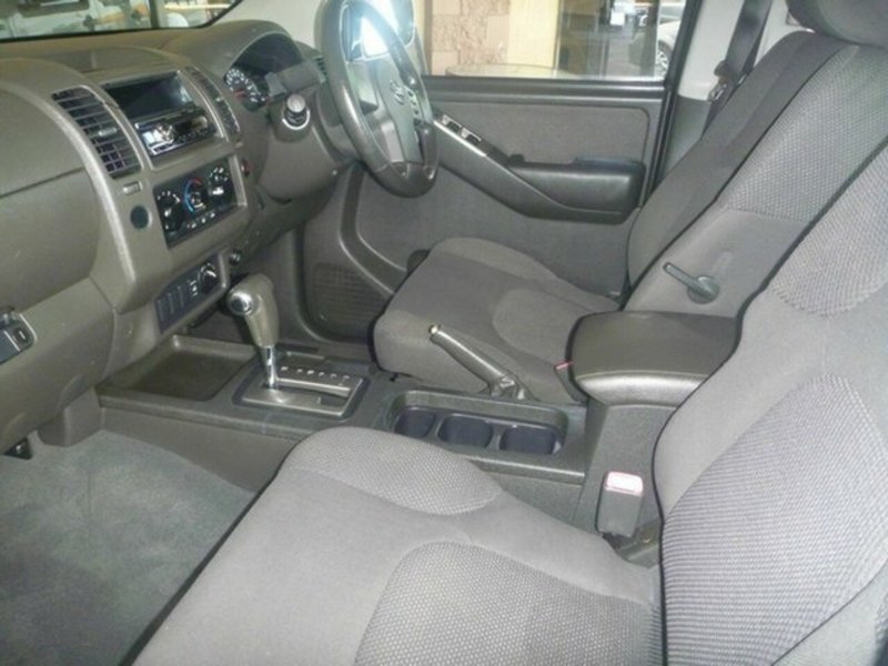 2007 NISSAN NAVARA ST-X (4x4) D40