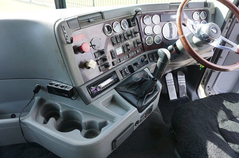 2007 FREIGHTLINER Argosy 110" Hi Cab Argosy Truck