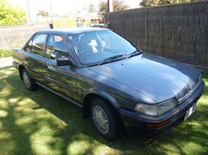 1990 HOLDEN NOVA SLX LE