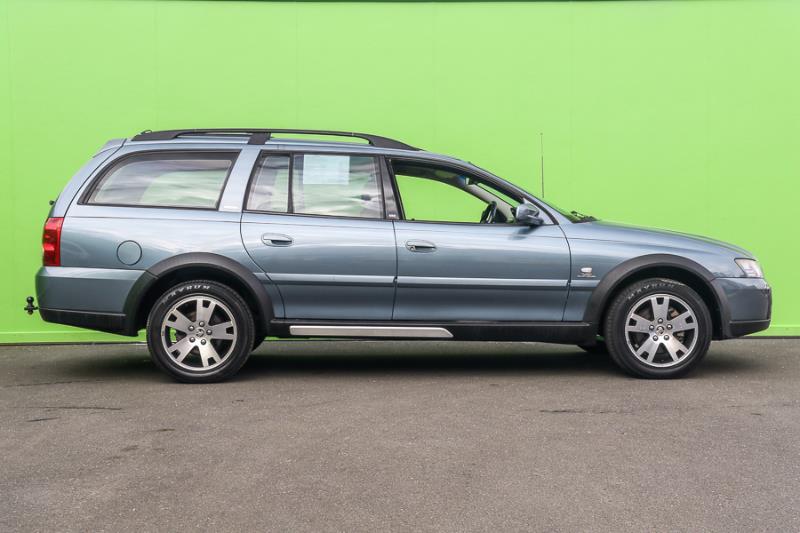 2005 HOLDEN ADVENTRA