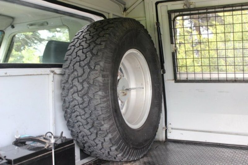 2002 TOYOTA LANDCRUISER RV (4x4) HDJ79R
