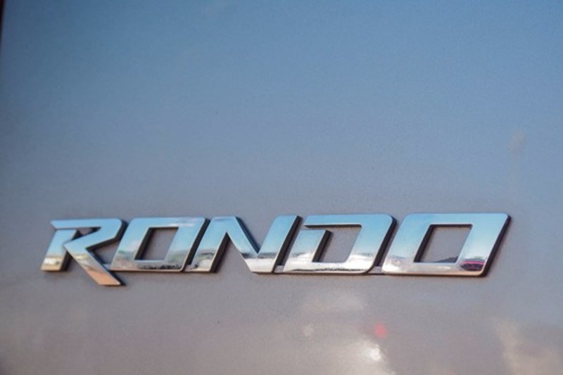 2010 KIA RONDO LX UN