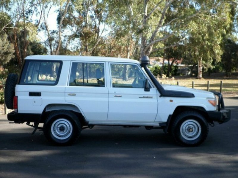 2010 TOYOTA LANDCRUISER Workmate VDJ76R MY10