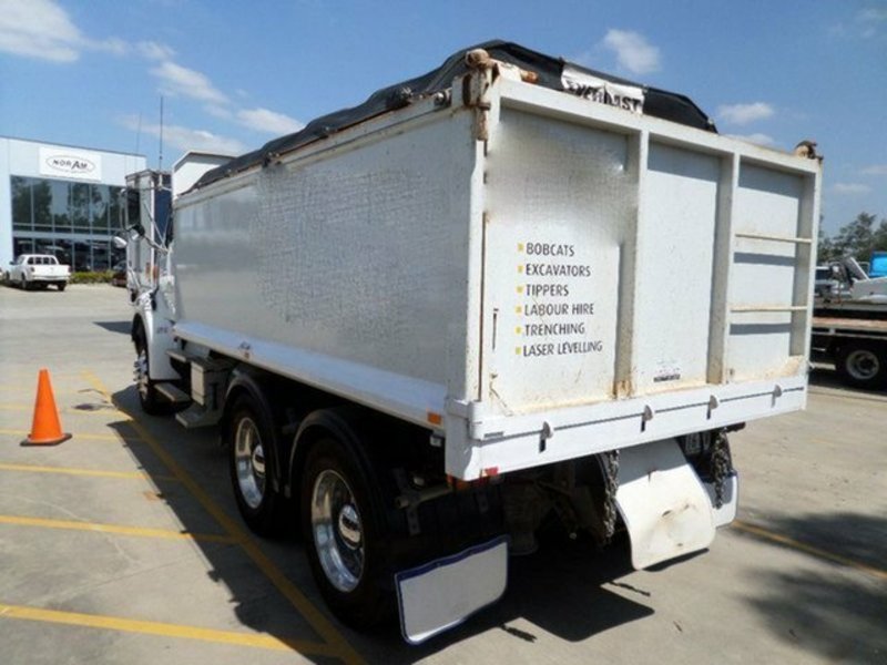 2007 STERLING LT9500HX