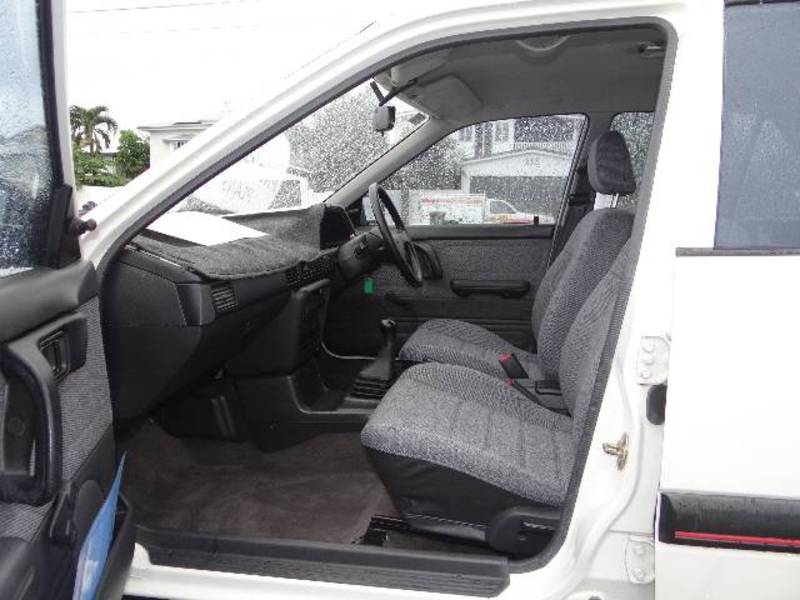 1995 MAZDA 323 PROTEGE