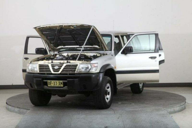 2000 NISSAN PATROL ST (4x4) GU