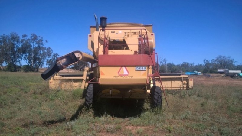 1984 NEW HOLLAND TR95 TR95 TR95 HarvesterHeader