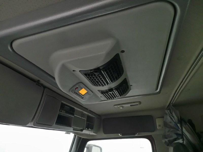 2005 VOLVO FM12