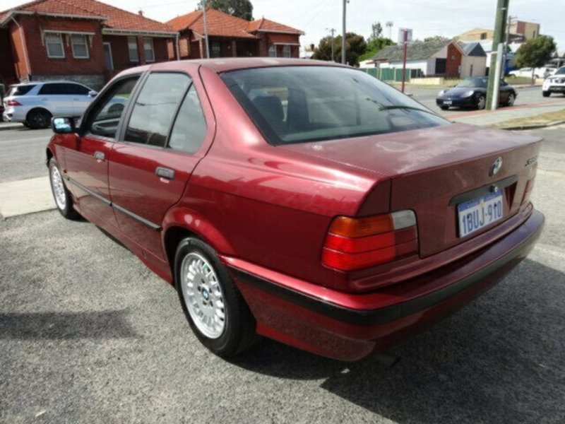 1993 BMW 3 18i
