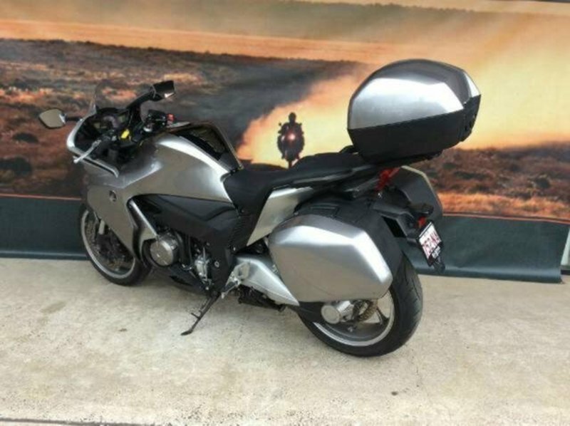 2010 HONDA VFR1200F ABS (VFR1200FA) ROAD