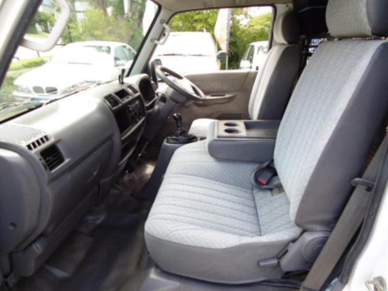 2001 MAZDA E2500 E