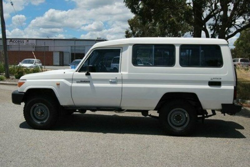 2010 TOYOTA LANDCRUISER Workmate Troopcarrier VDJ78R MY10